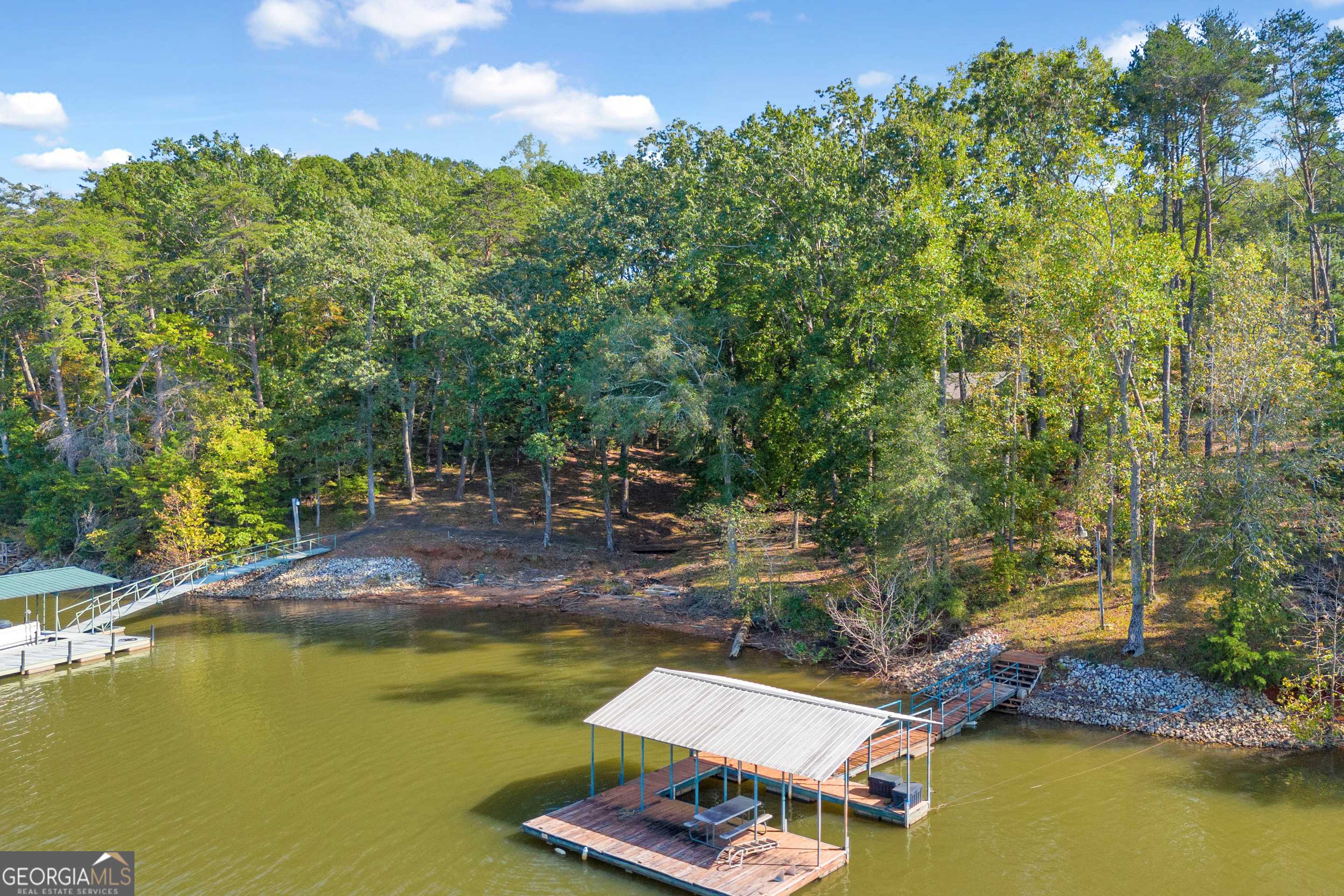 Toccoa, GA 30577,365 Shorewood CIR