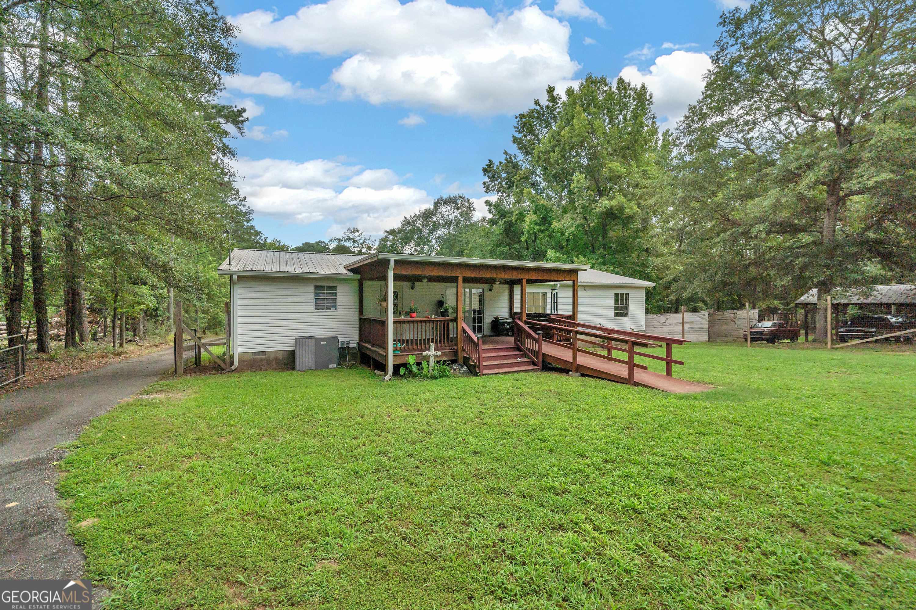 Eatonton, GA 31024,907 Crooked Creek RD