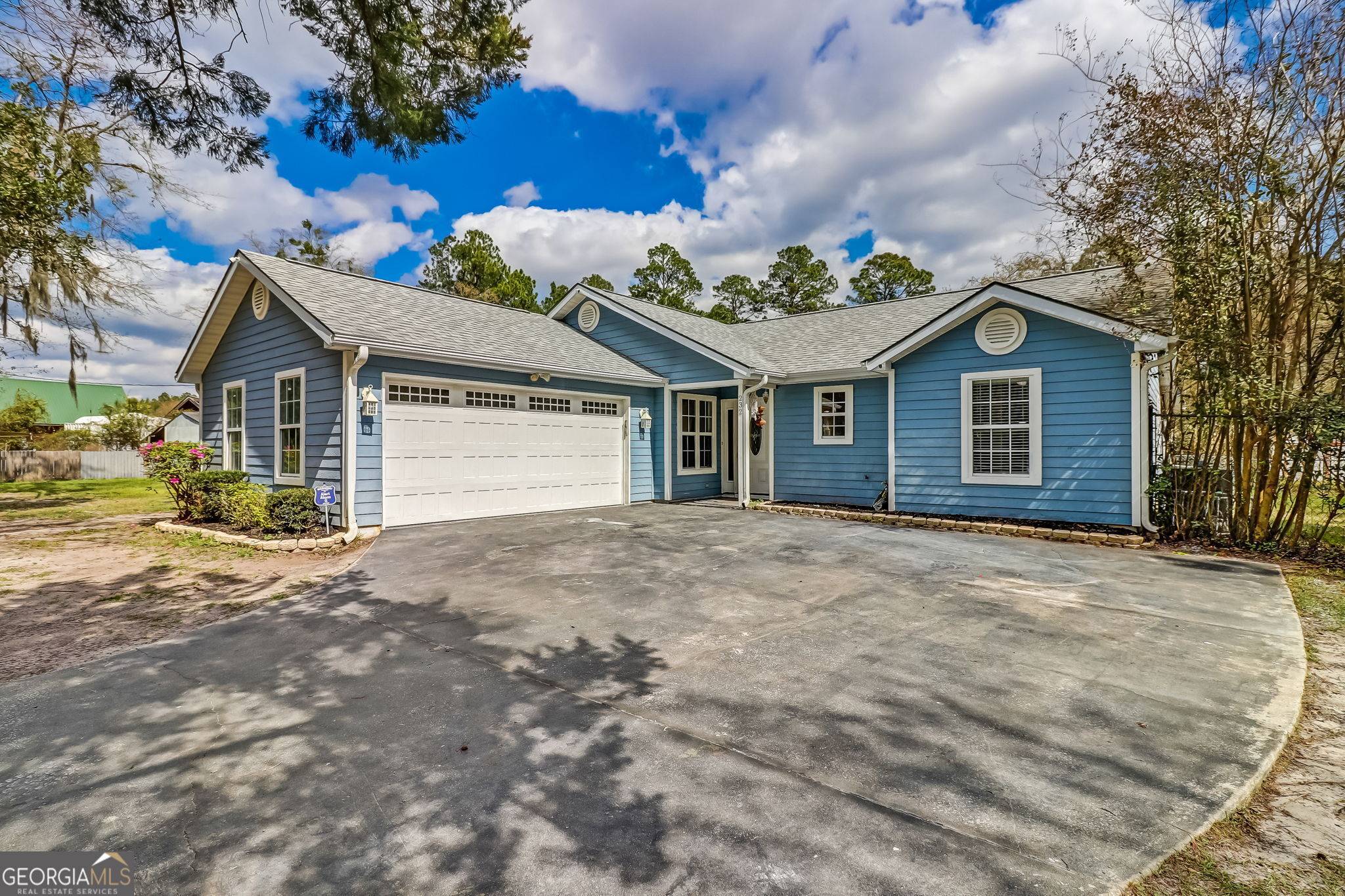 Woodbine, GA 31569,232 Pine DR