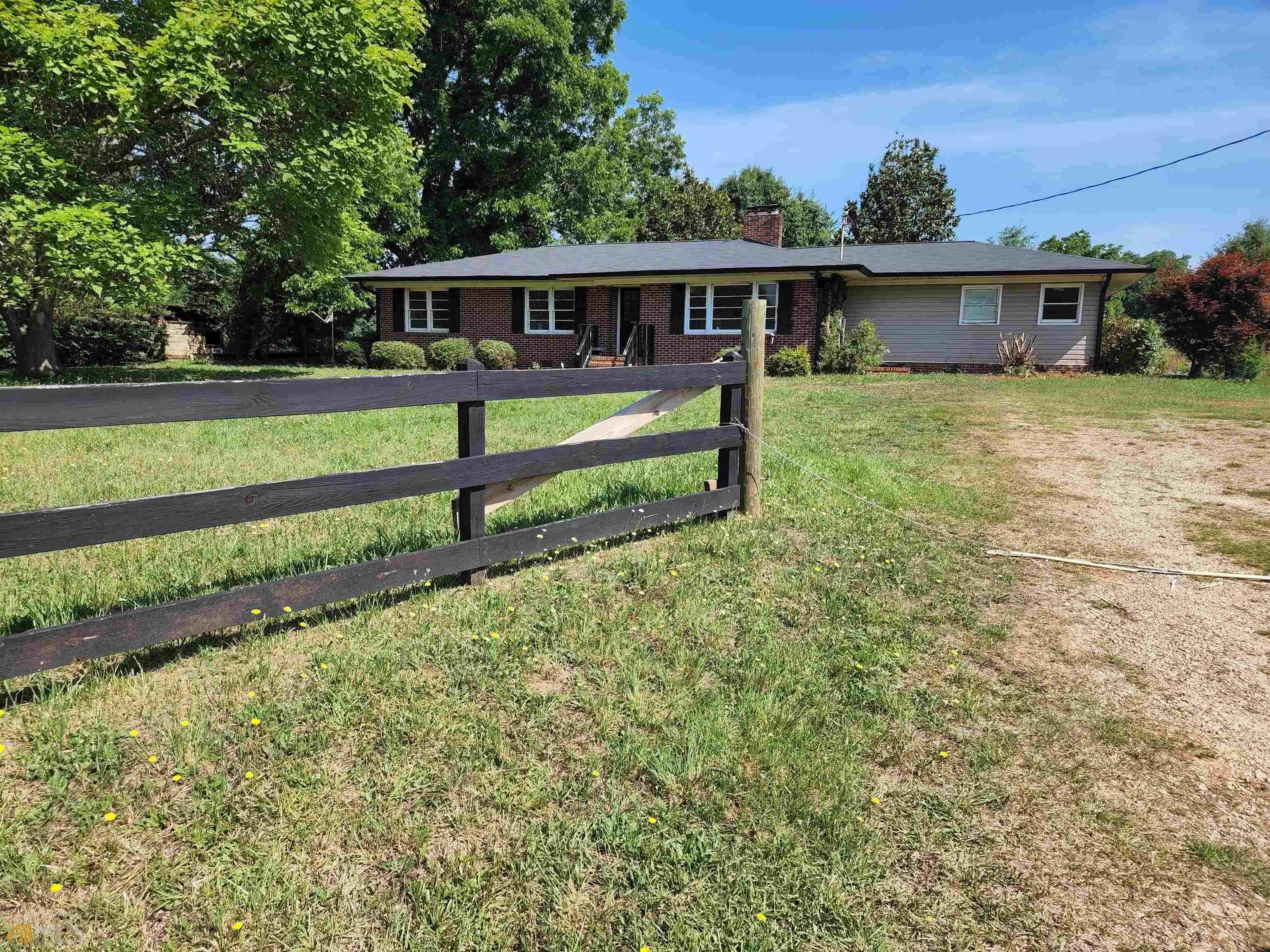 Lavonia, GA 30553,1616 Mcgee RD