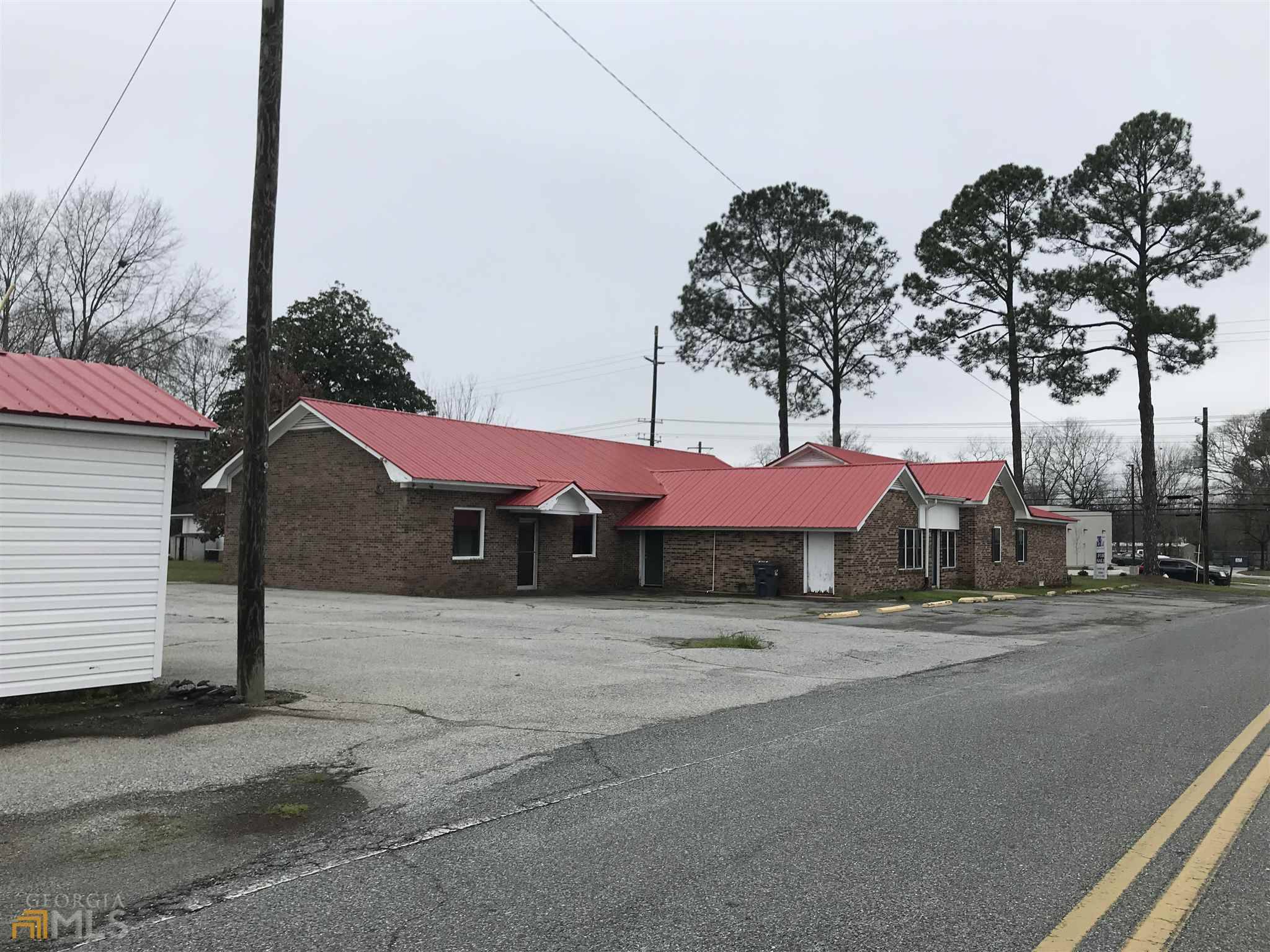 Cochran, GA 31014,186 E Dykes ST