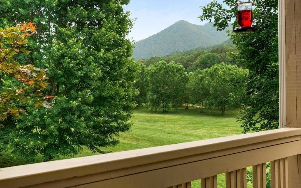 Hayesville, NC 28904,115 Country Club View