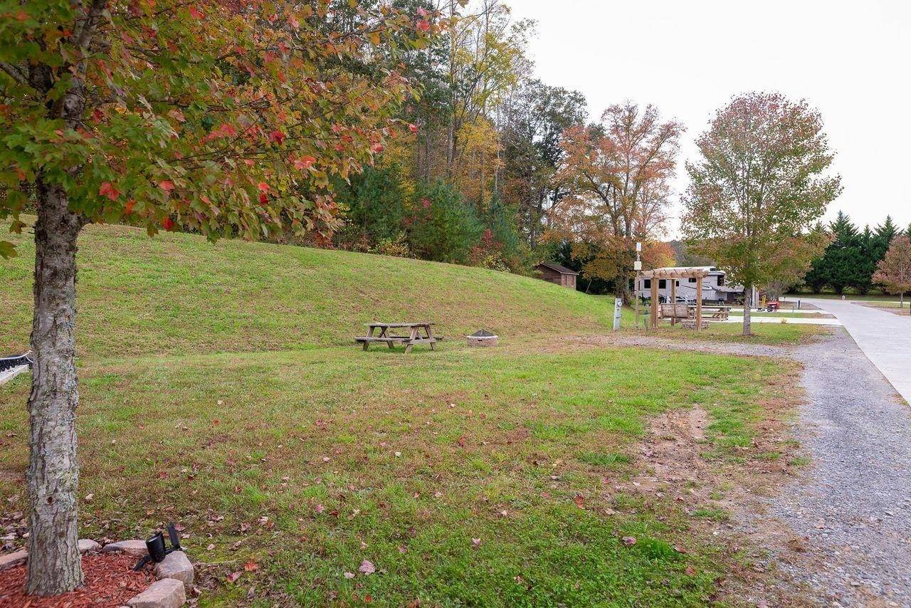 Morganton, GA 30560,984 Loving RD ##50