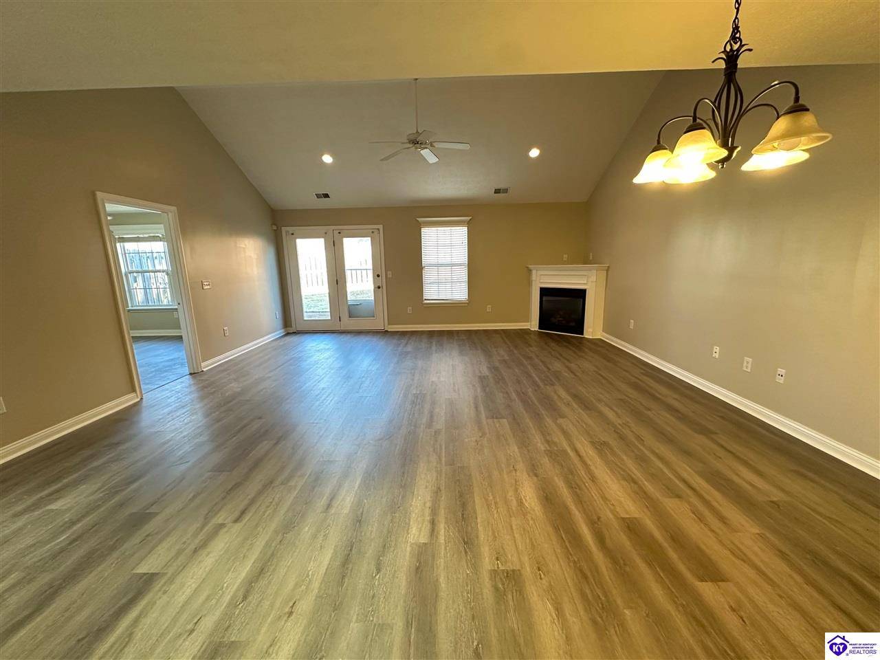 Louisville, KY 40229,3923 Hillcross Drive
