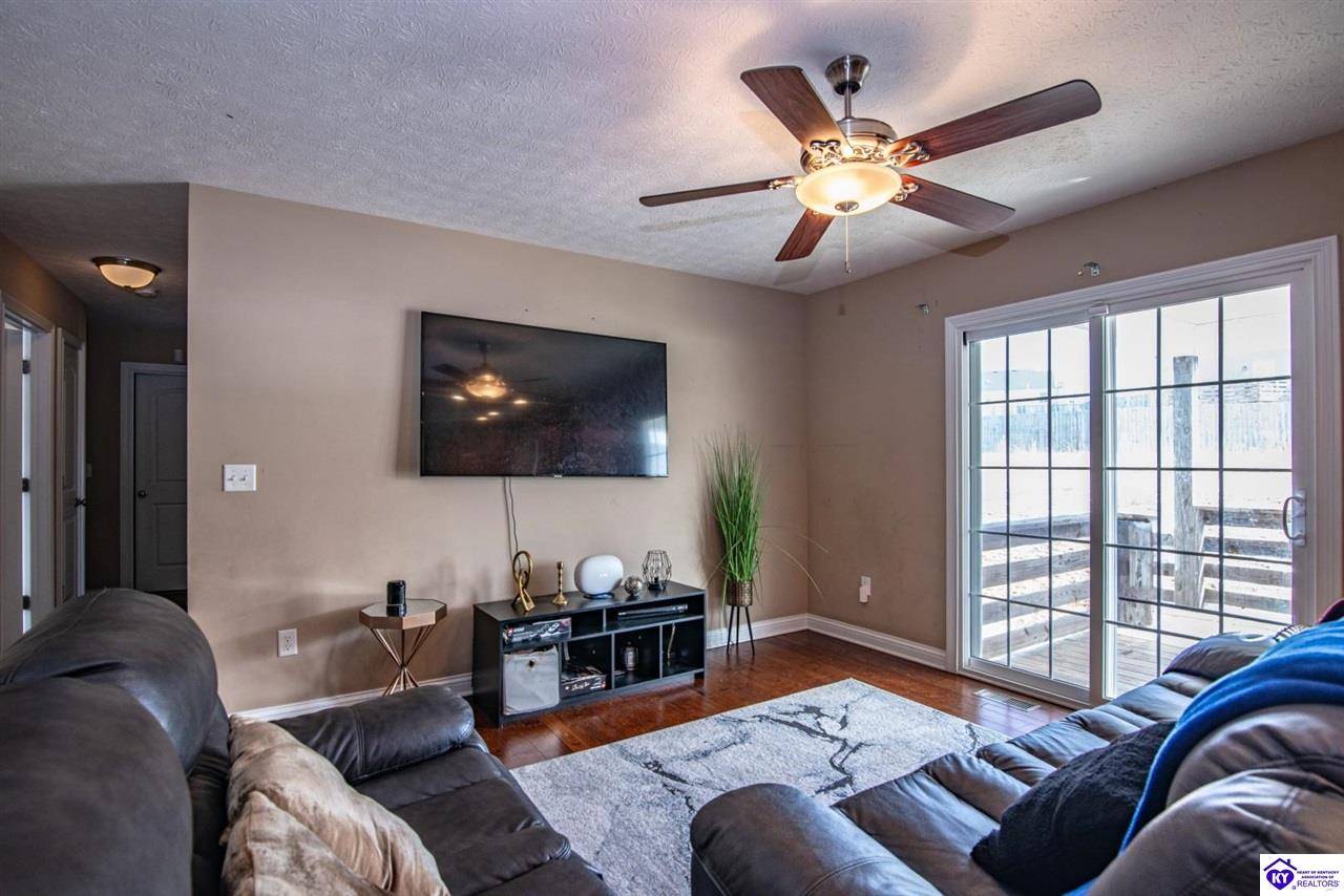 Elizabethtown, KY 42701,203 Huckaberry Street