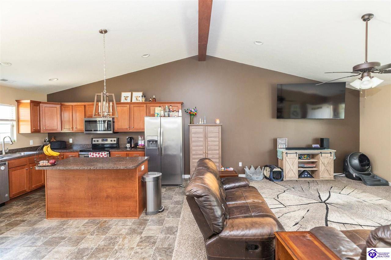 Eastview, KY 42732,3464 Laurel Ridge Road