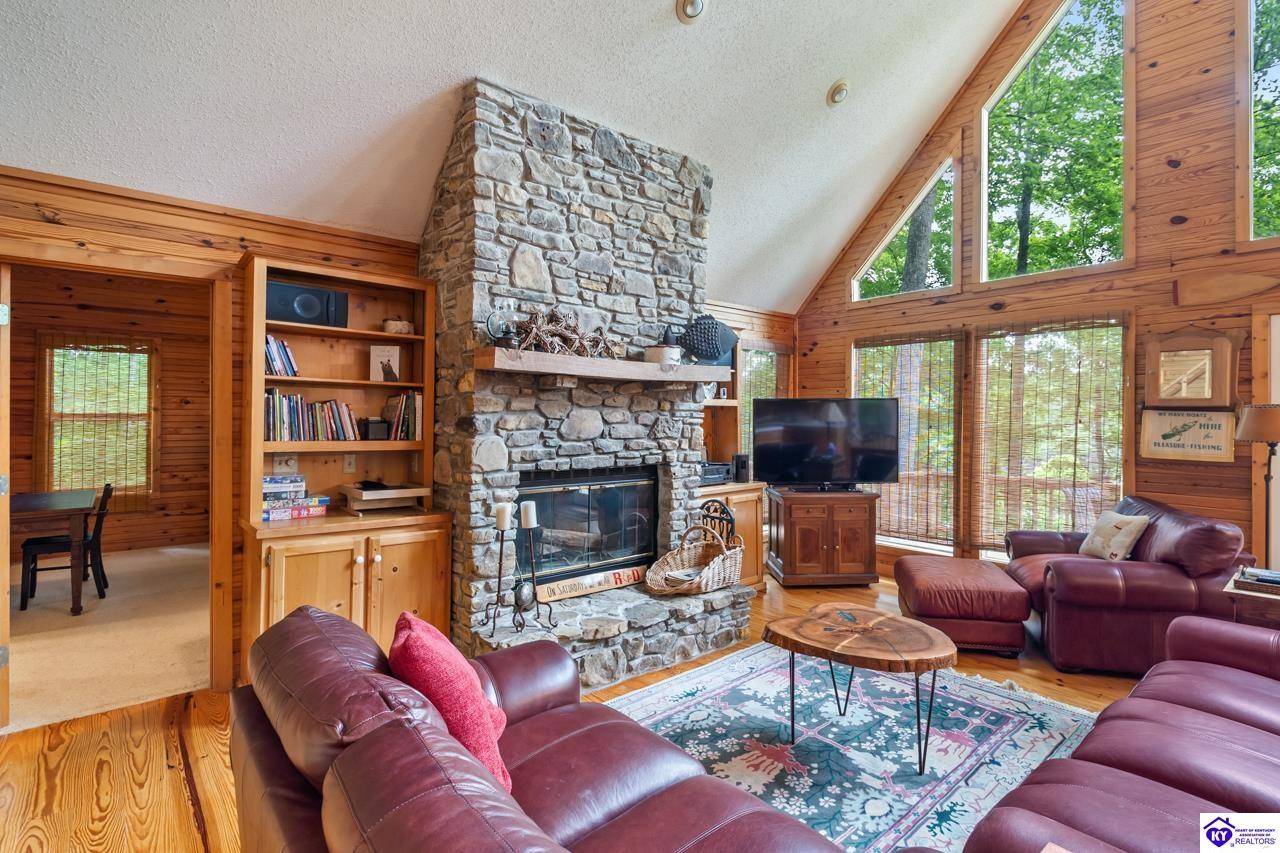 Bee Spring, KY 42207,657 Penn Run Road