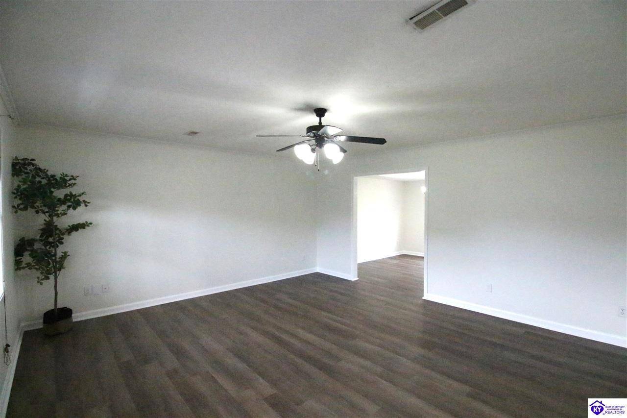 Radcliff, KY 40160,105 Wayne Way