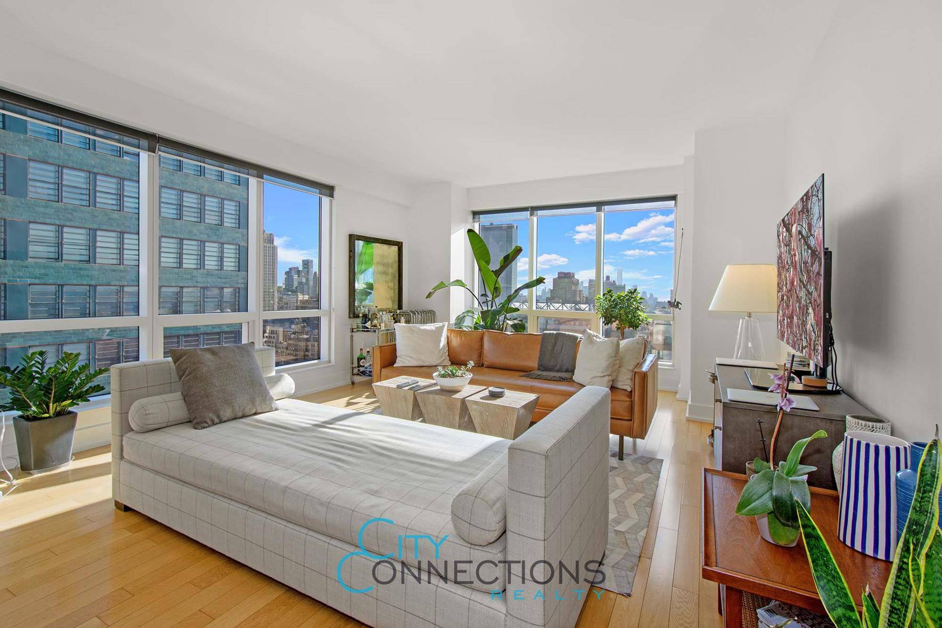 Manhattan, NY 10036,350 W 42nd Street #36-E