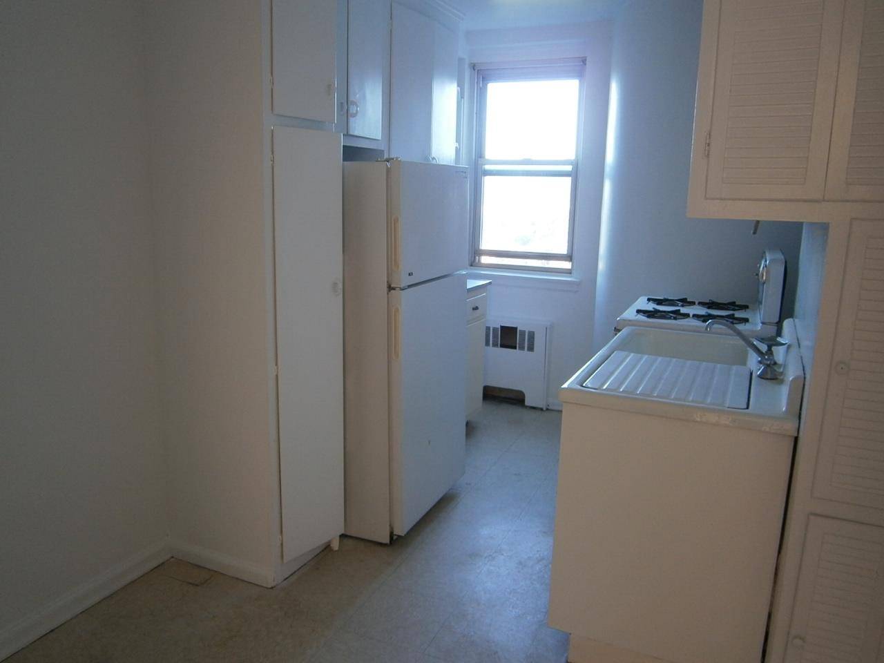 Bronx, NY 10463,60 Knolls Crescent #9-J