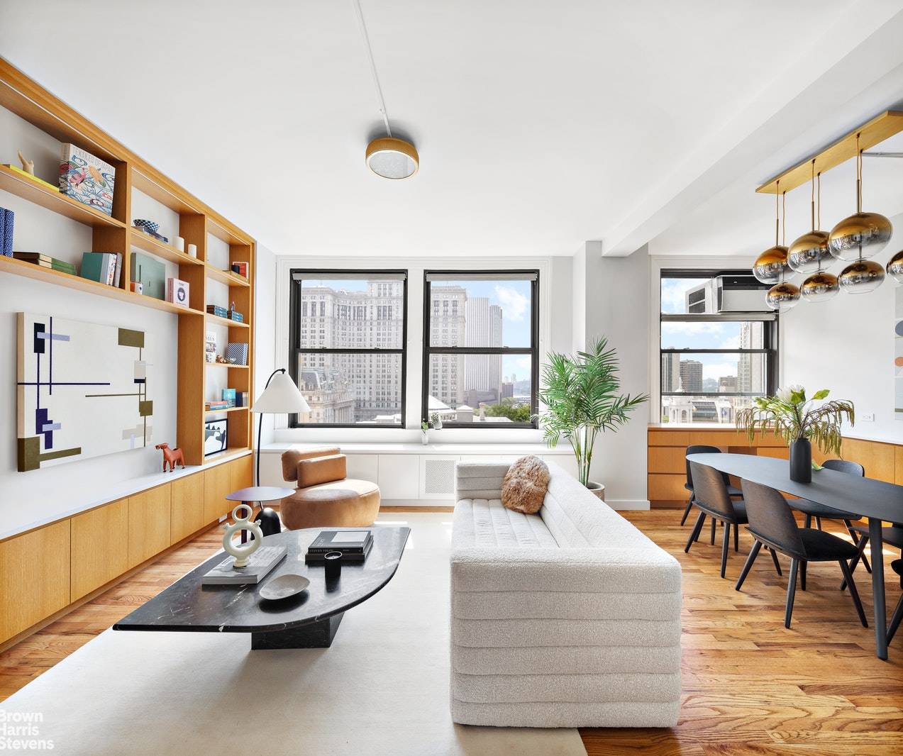 Manhattan, NY 10007,261 BROADWAY #11A