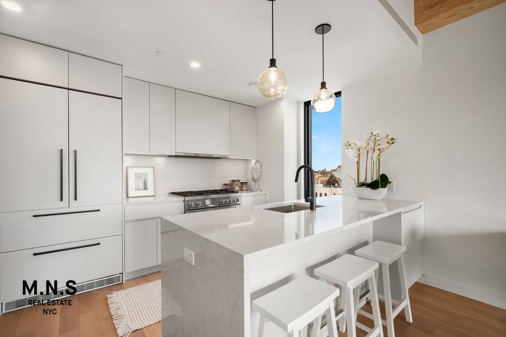 Brooklyn, NY 11211,710 Metropolitan Avenue #5-E