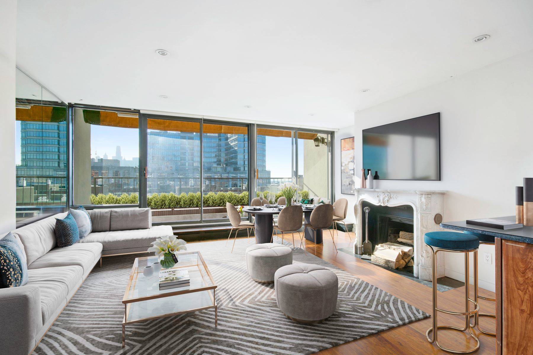Manhattan, NY 10014,130 barrow Street #PH504