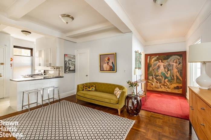 Manhattan, NY 10024,186 RIVERSIDE Drive #9C