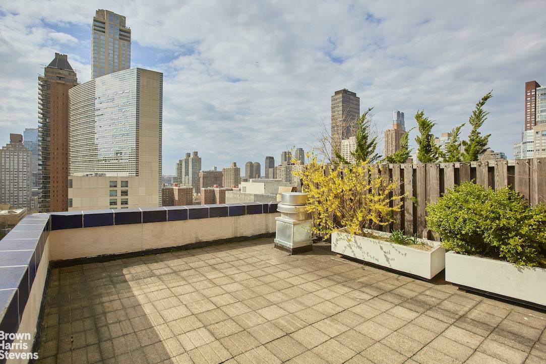 Manhattan, NY 10023,43 W 61ST Street #16M