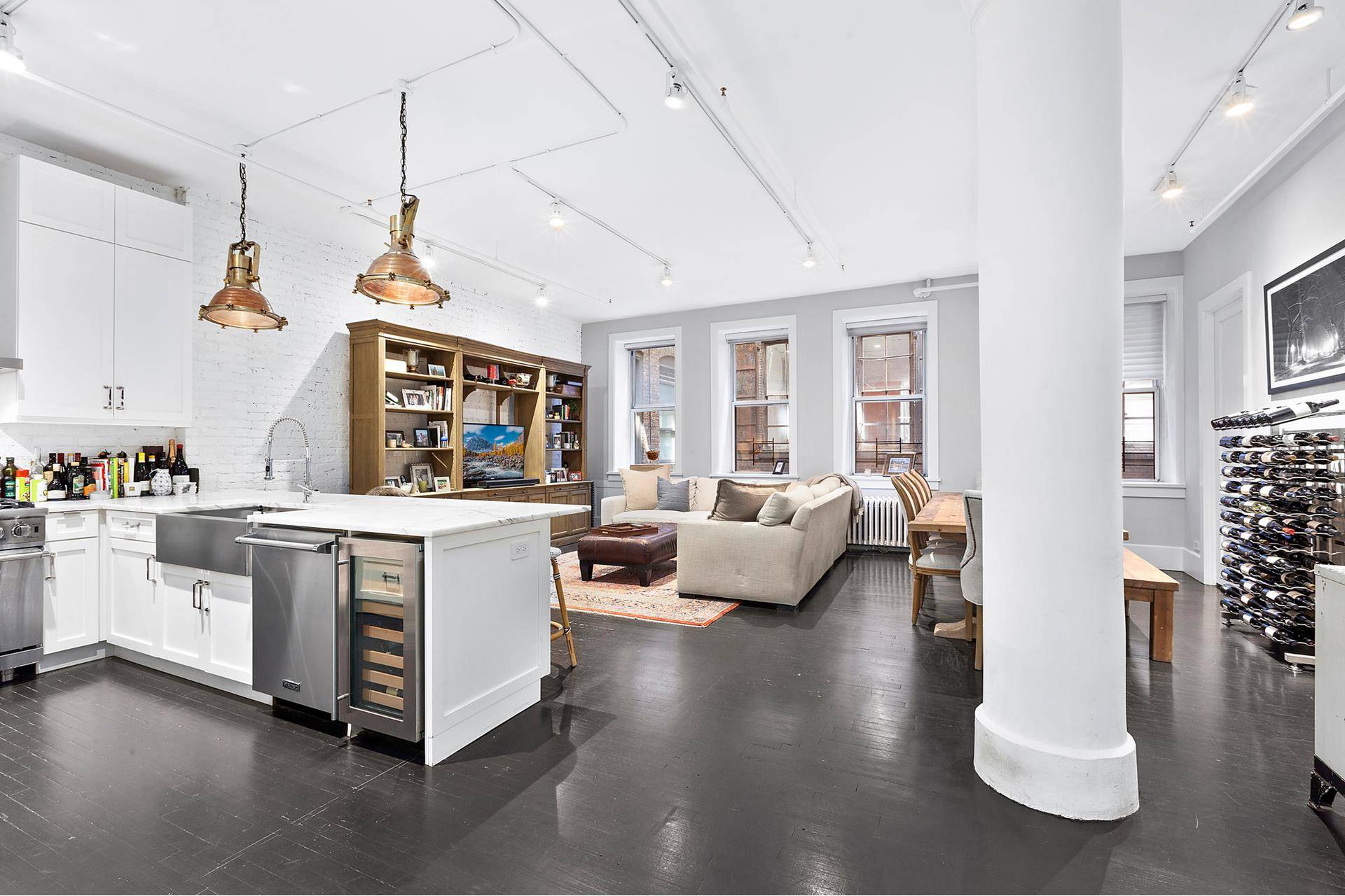 Manhattan, NY 10011,40 W 24TH Street #3E