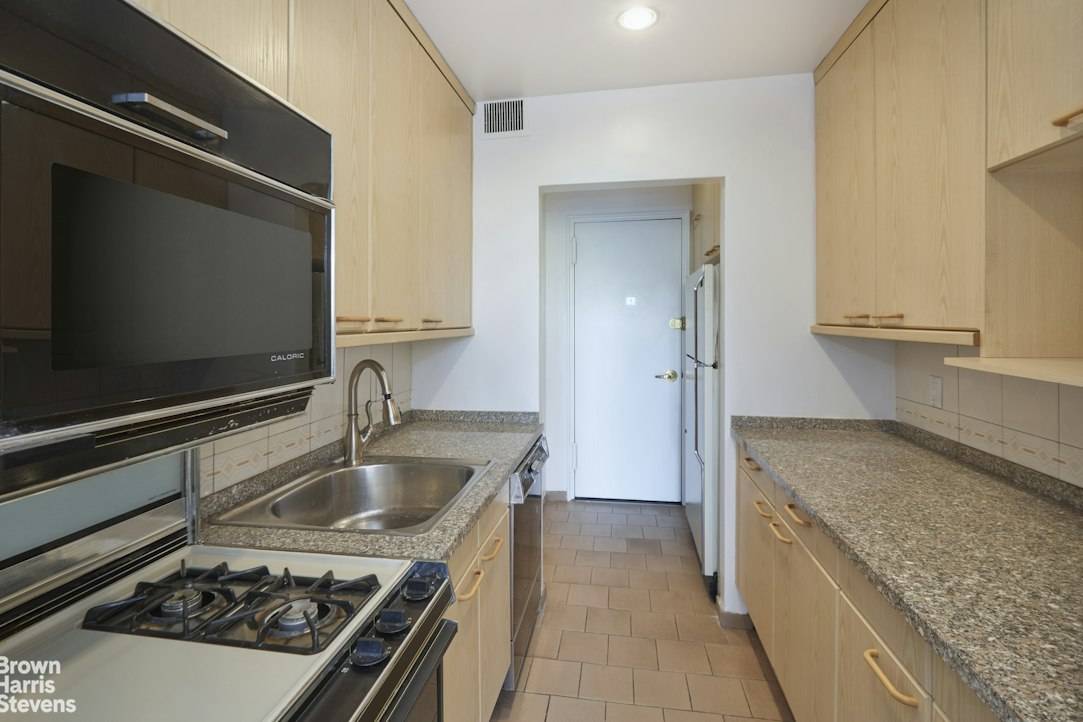 Manhattan, NY 10128,200 E END Avenue #4G
