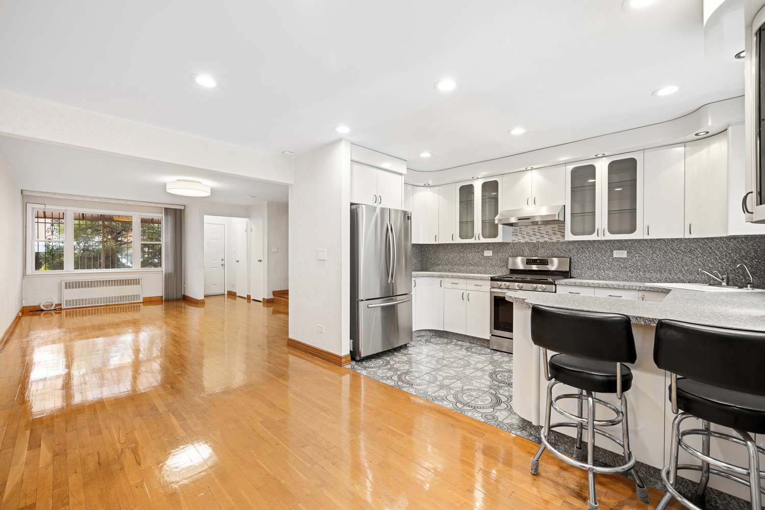 Brooklyn, NY 11235,3977 NOSTRAND Avenue