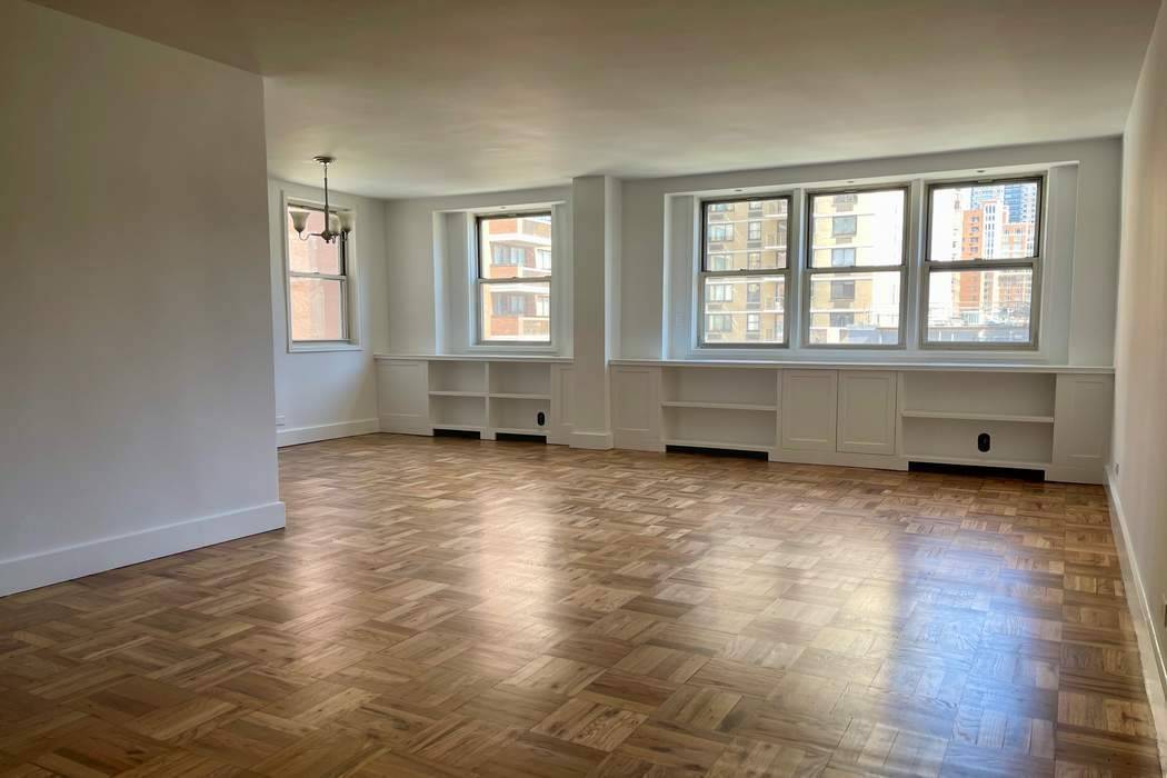 Manhattan, NY 10075,215 E 80th Street #10J
