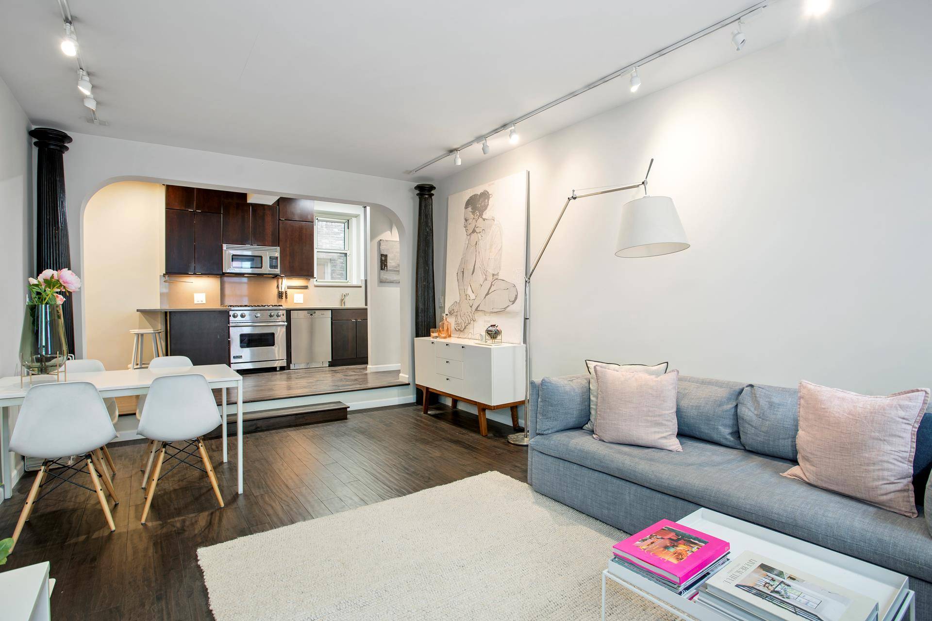 Manhattan, NY 10011,210 W 19TH Street #3A