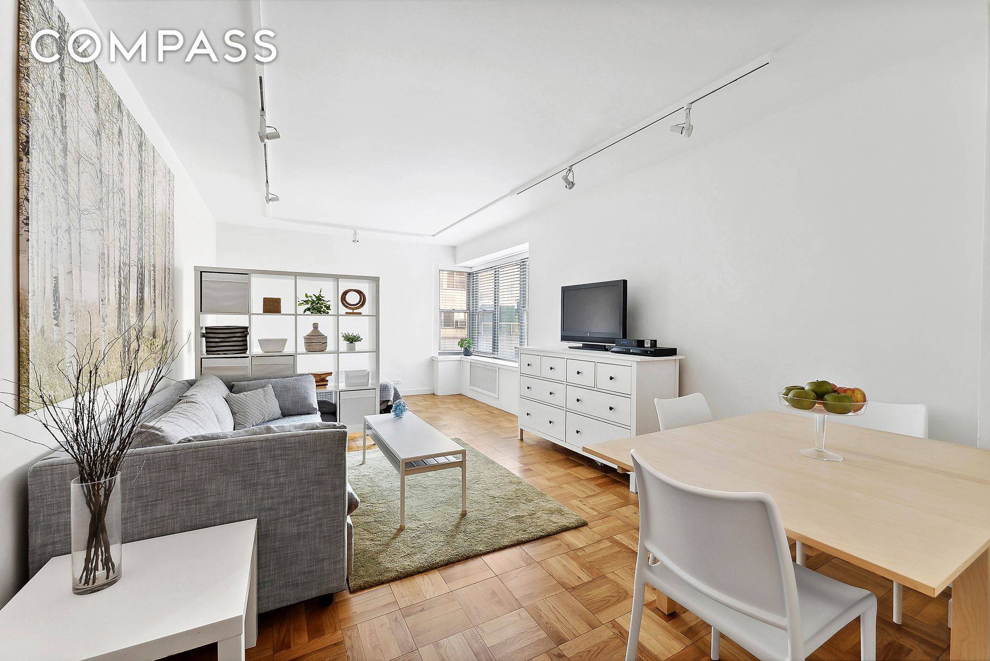 Manhattan, NY 10011,2 5th Avenue #2U