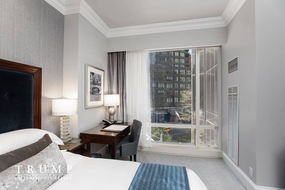 Manhattan, NY 10023,1 Central Park W #412