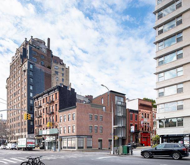 Manhattan, NY 10014,21 Greenwich Avenue