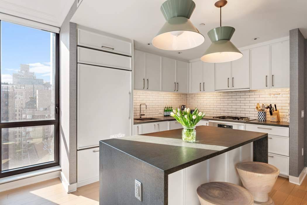 Manhattan, NY 10010,160 E 22nd Street #15E