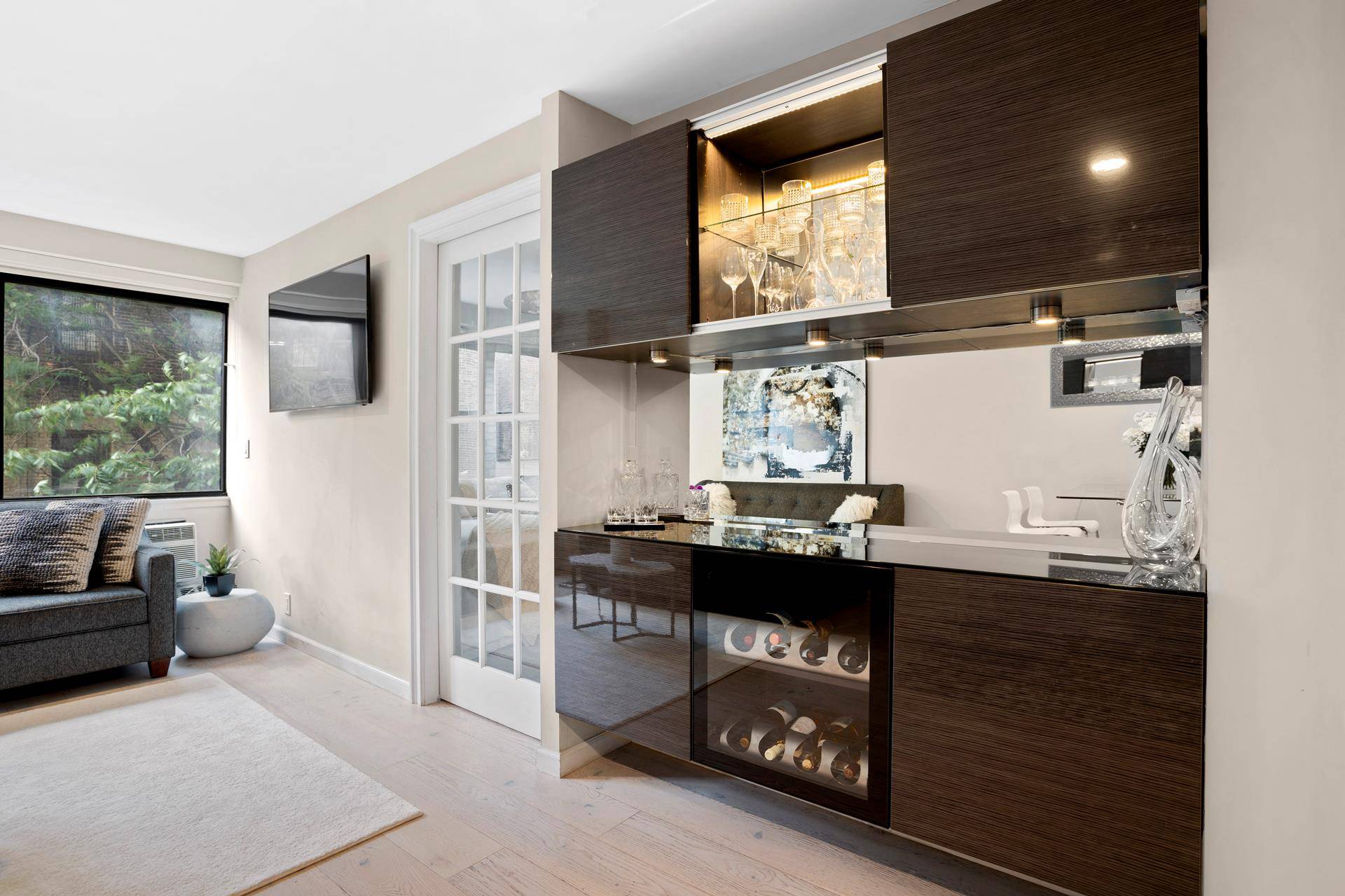 Manhattan, NY 10003,210 E 15TH Street #6K