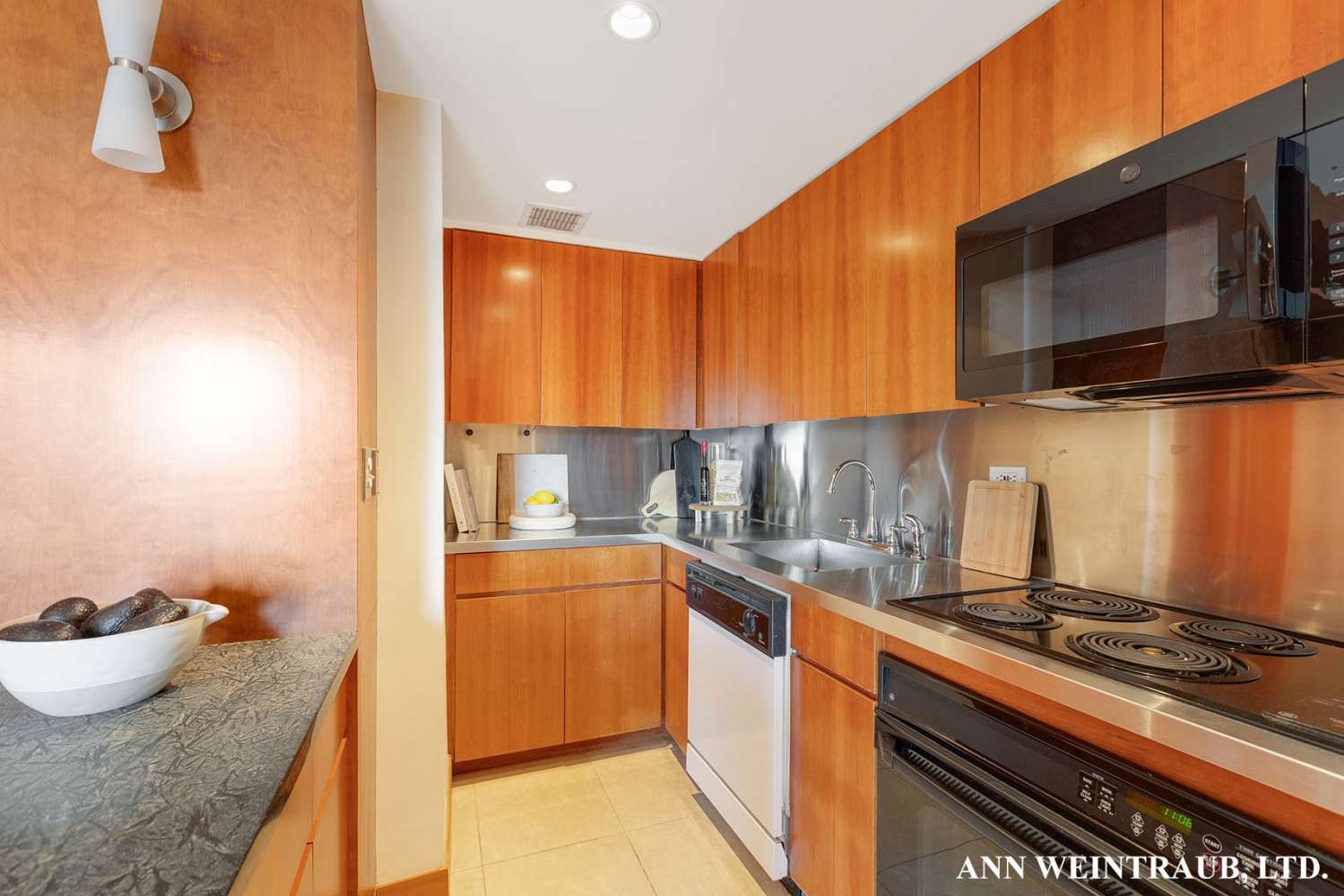 Manhattan, NY 10003,1 5TH Avenue #19A