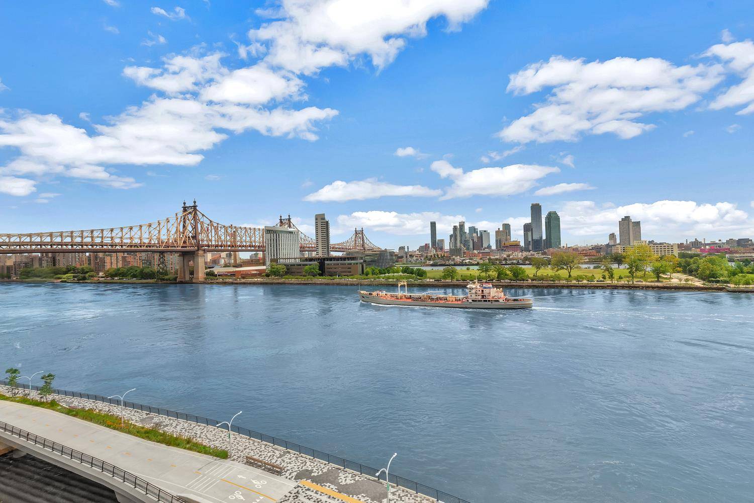 Manhattan, NY 10022,45 SUTTON Place S #8F