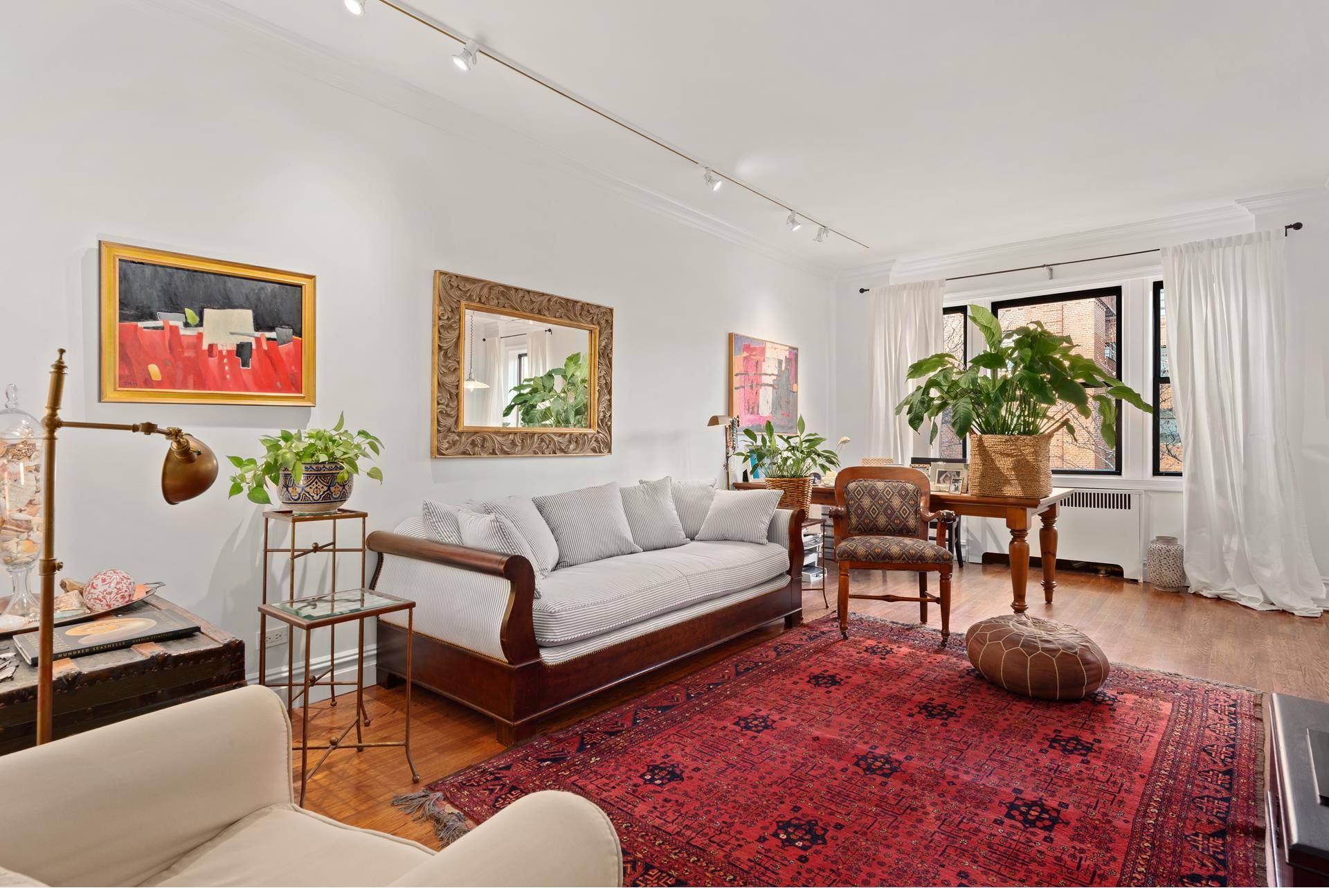 Queens, NY 11372,84-12 35TH Avenue #4C