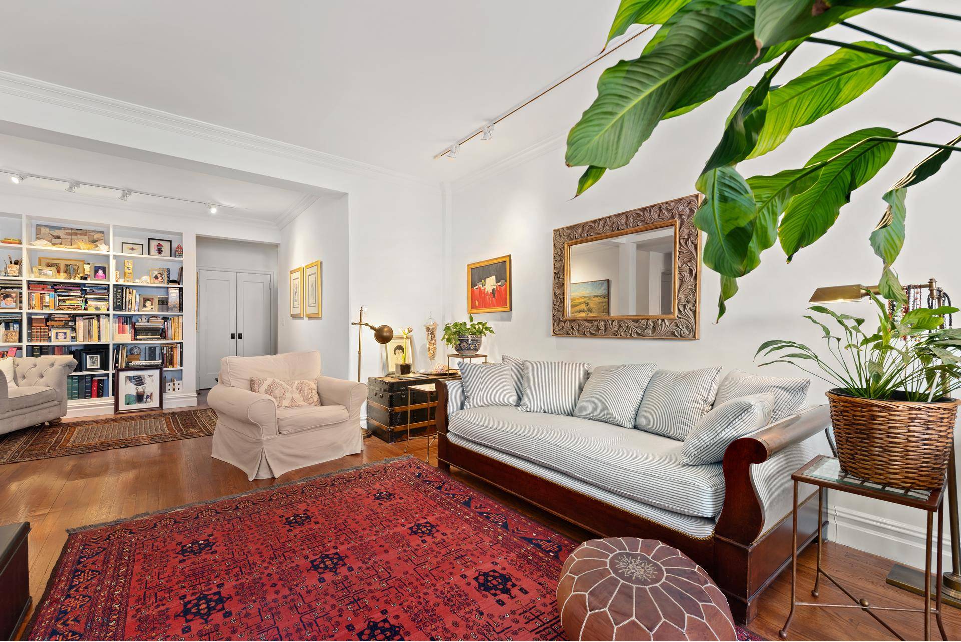 Queens, NY 11372,84-12 35TH Avenue #4C