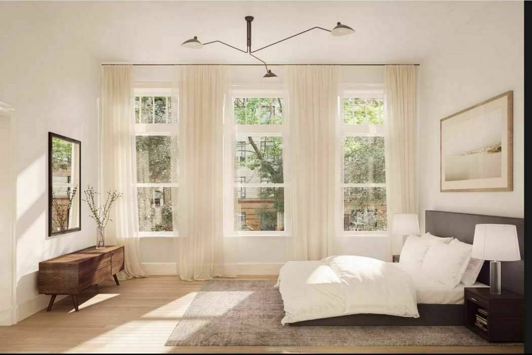 Manhattan, NY 10024,555 W End Avenue #Townhouse North