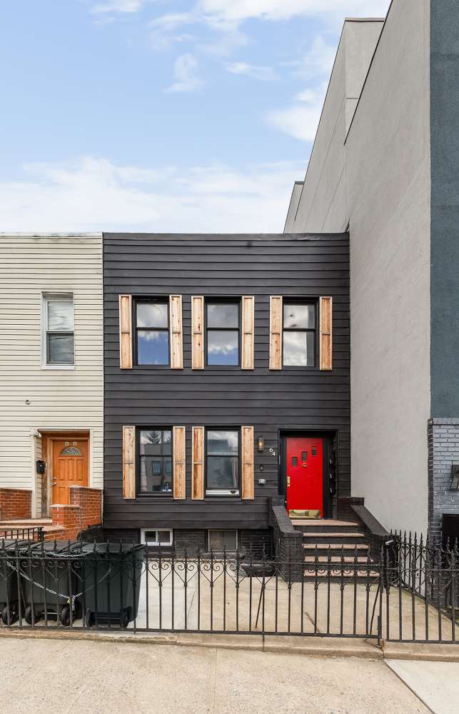 Brooklyn, NY 11207,64 DE SALES Place