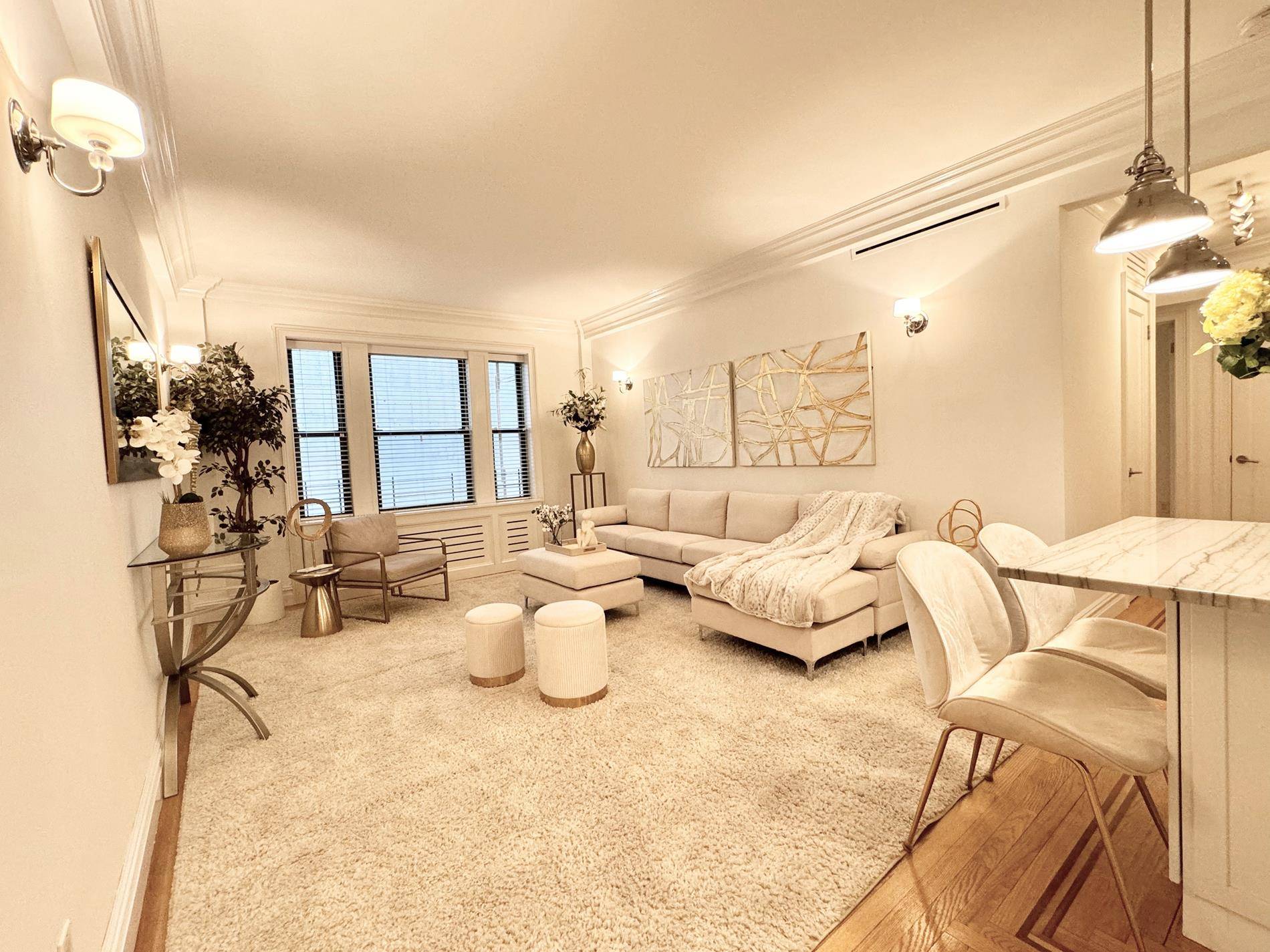 Manhattan, NY 10019,140 W 58th Street #8-C