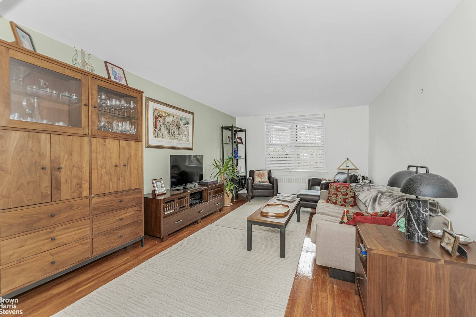 Manhattan, NY 10040,153 BENNETT Avenue #5F