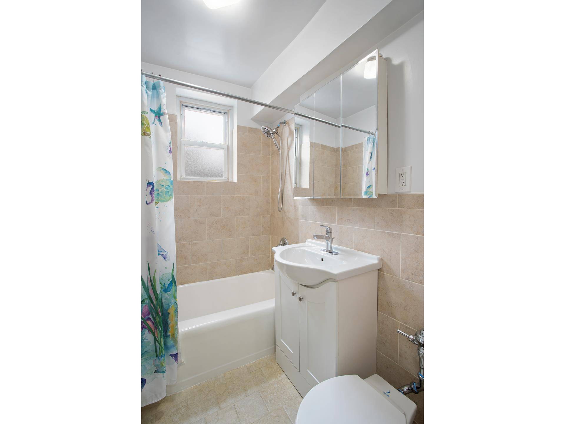Queens, NY 11432,84-50 169TH Street #410