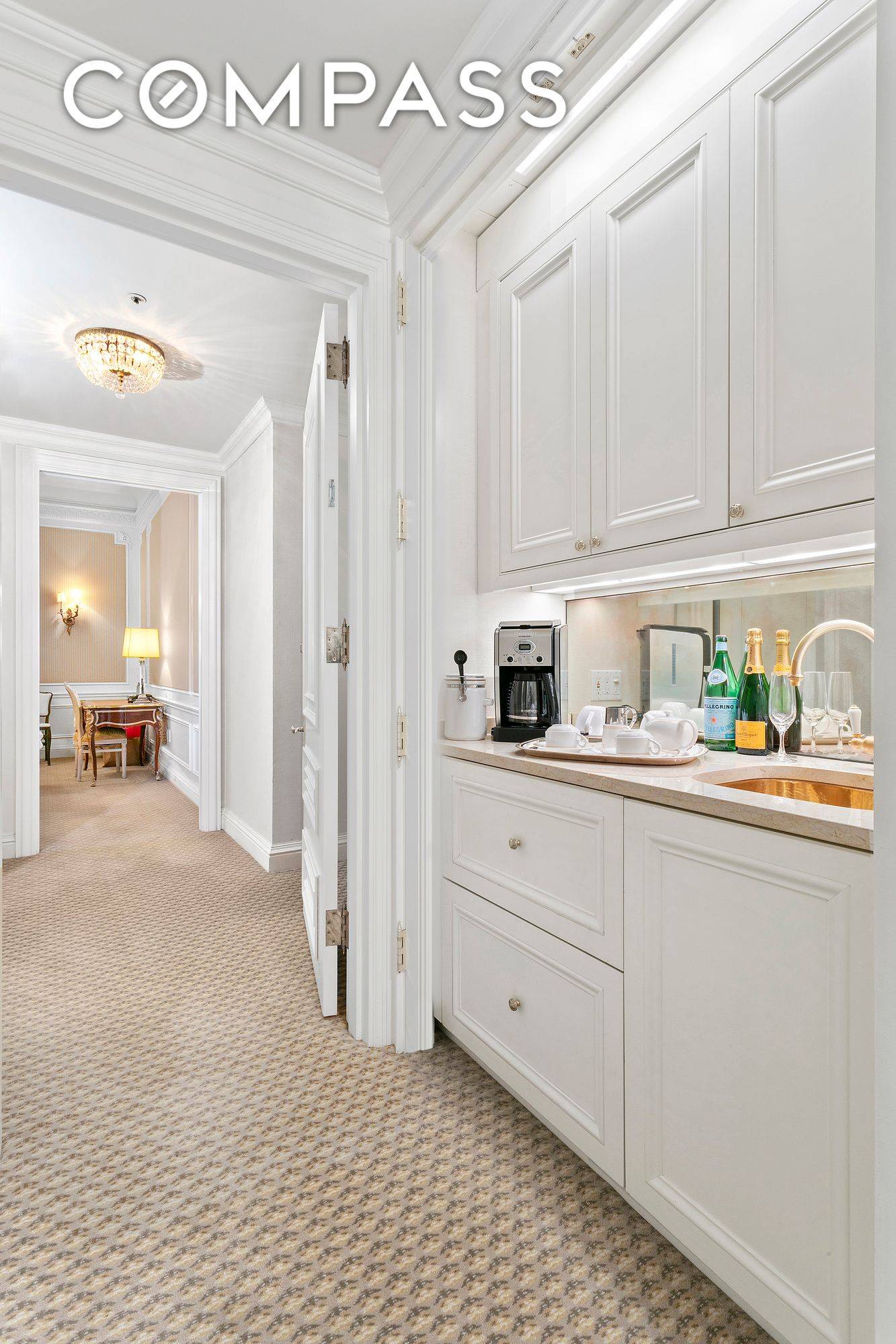 Manhattan, NY 10022,2 E 55th Street #1118
