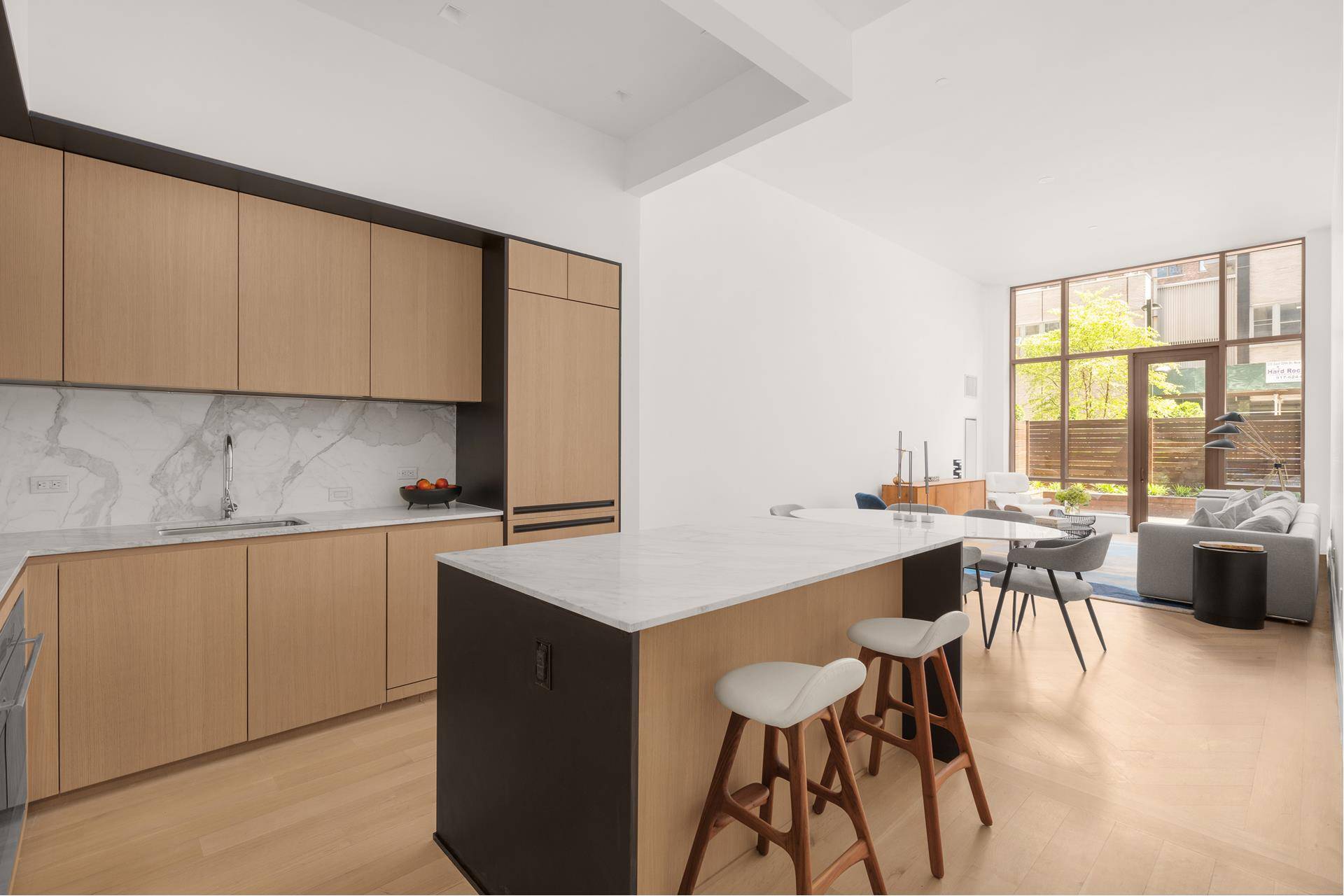Manhattan, NY 10003,215 E 19TH Street #1D