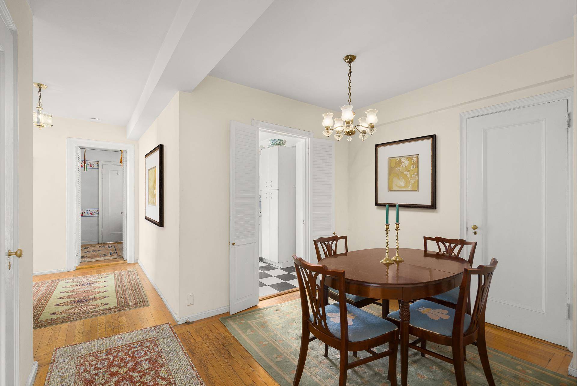 Manhattan, NY 10021,215 E 73RD Street #3C