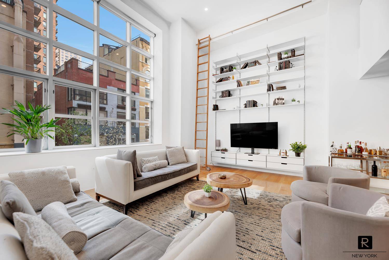 Manhattan, NY 10022,310 E 53rd Street #2/3C