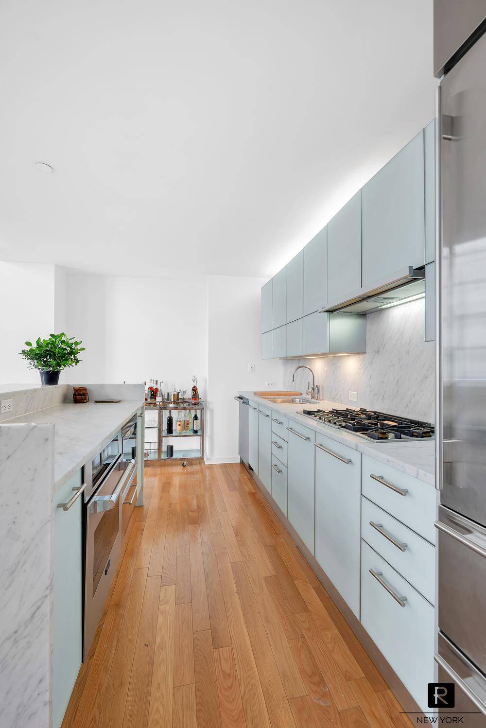 Manhattan, NY 10022,310 E 53rd Street #2/3C
