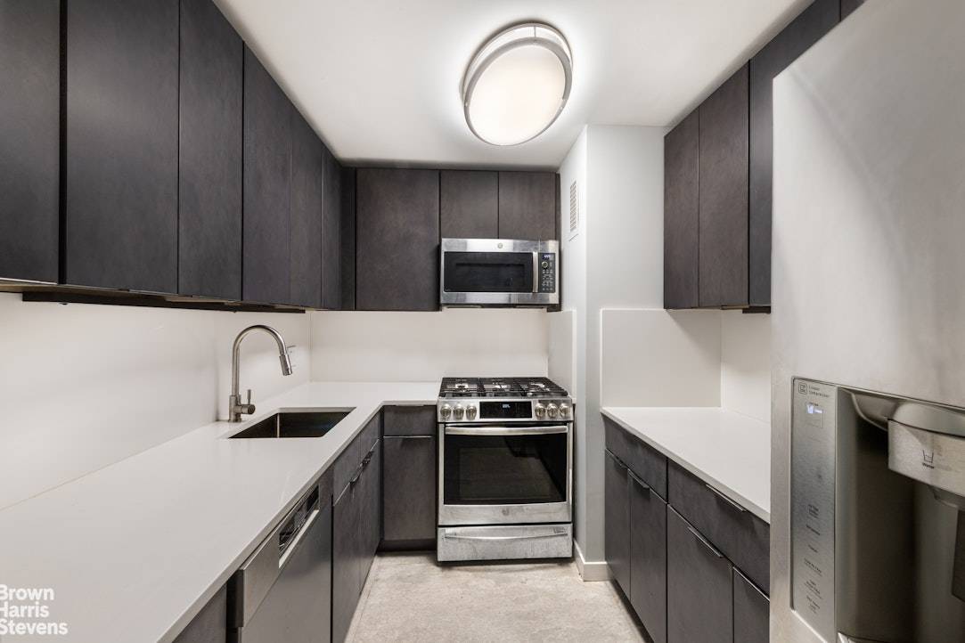 Manhattan, NY 10038,333 PEARL Street #6H