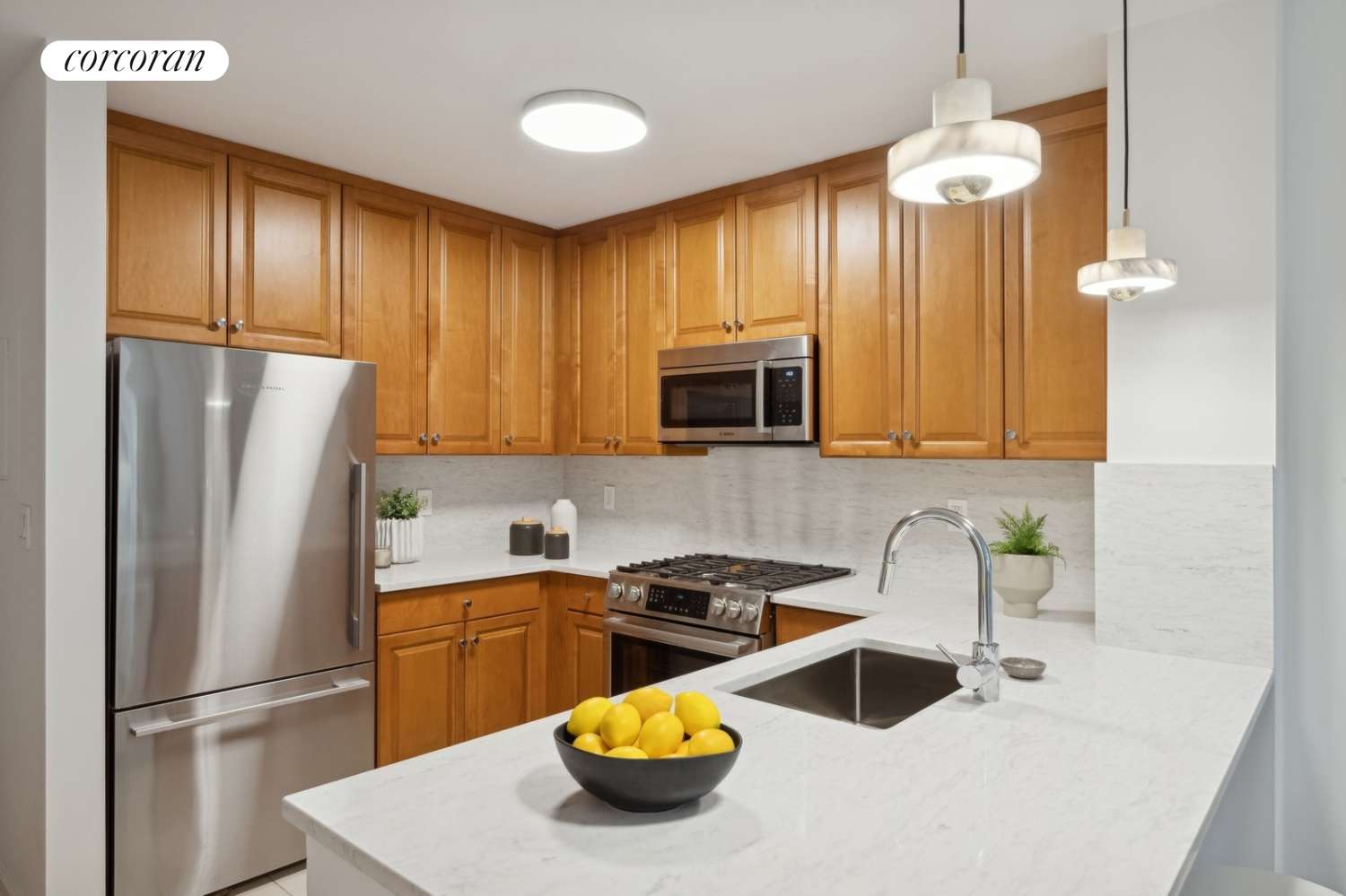 Manhattan, NY 10044,425 MAIN Street #14A