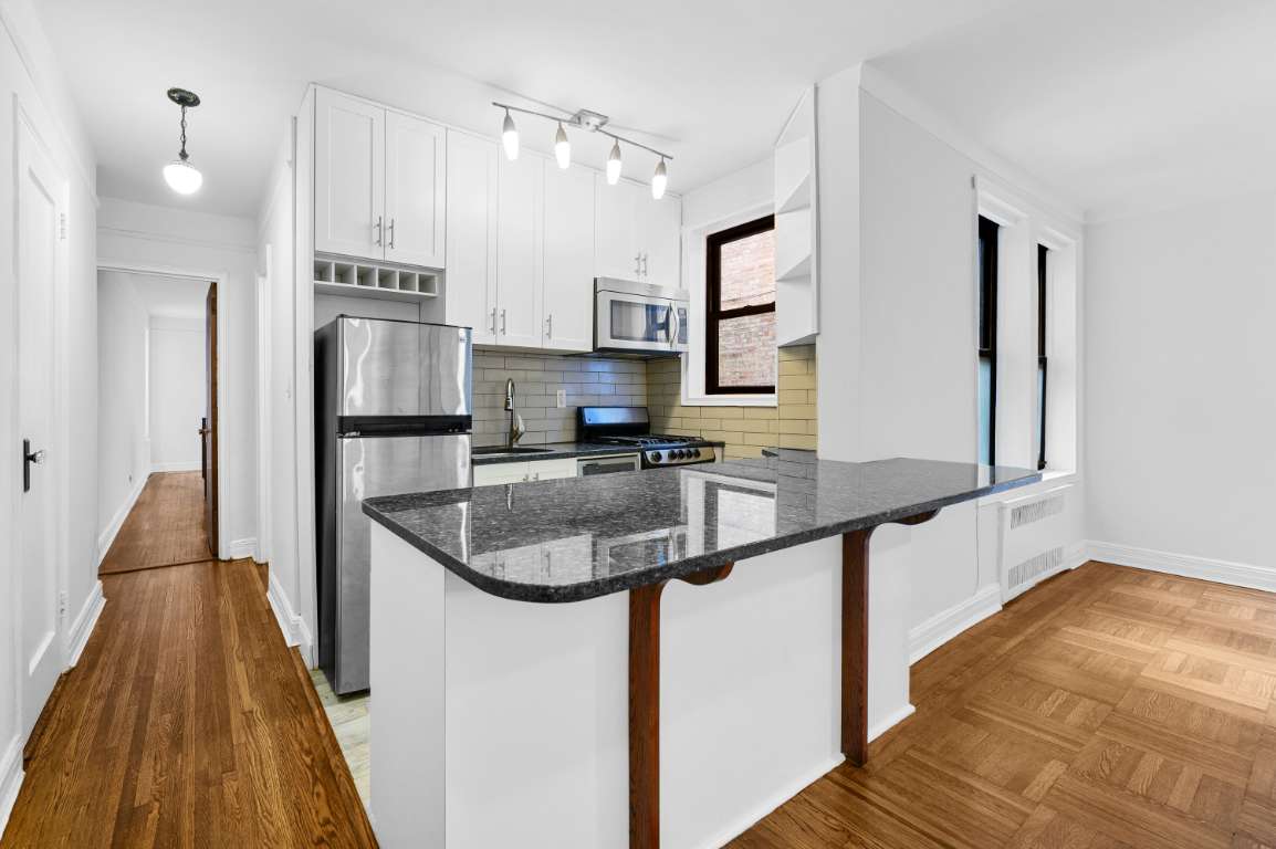 Brooklyn, NY 11218,415 OCEAN Parkway #1A