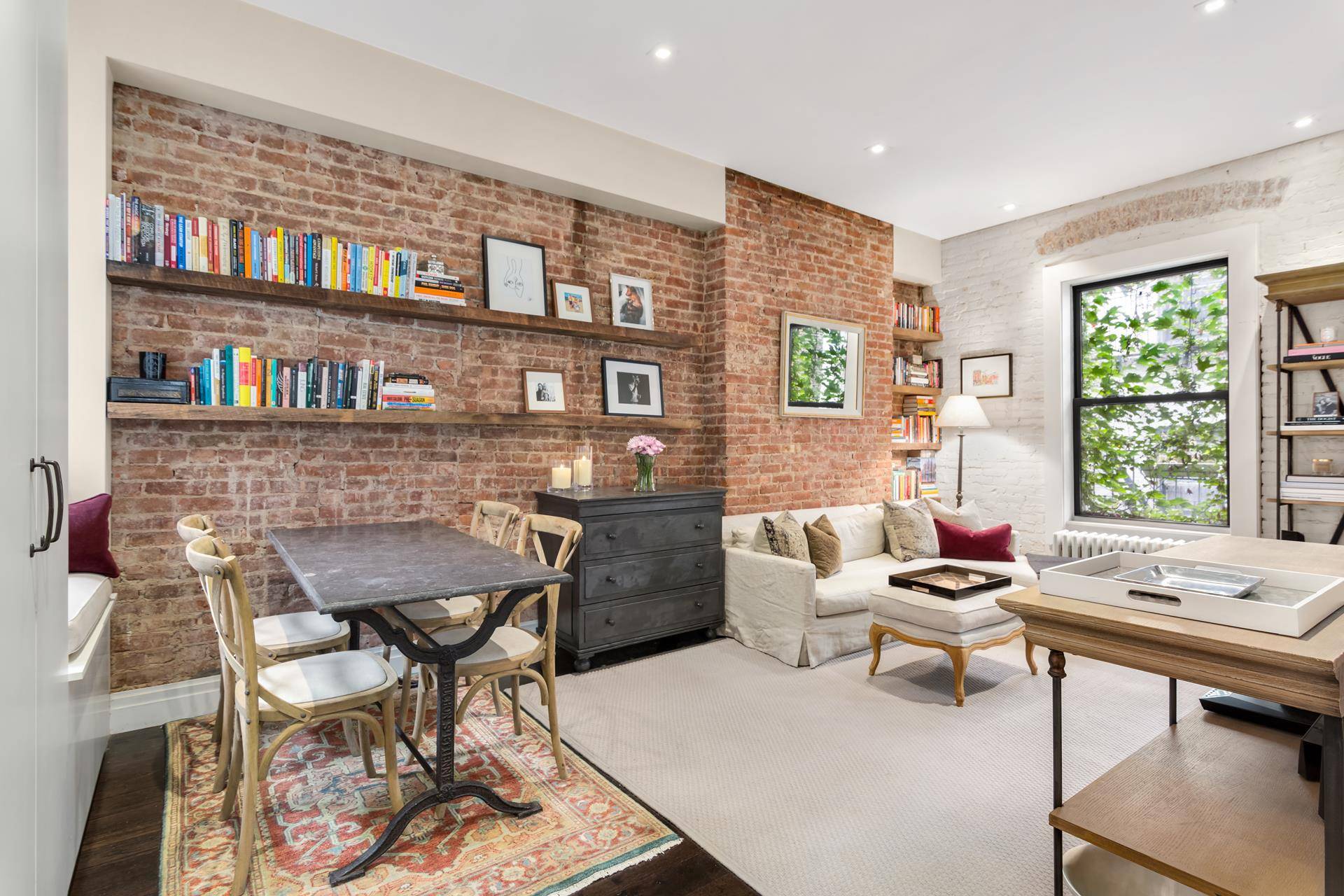 Manhattan, NY 10014,82 CHARLES Street #5R