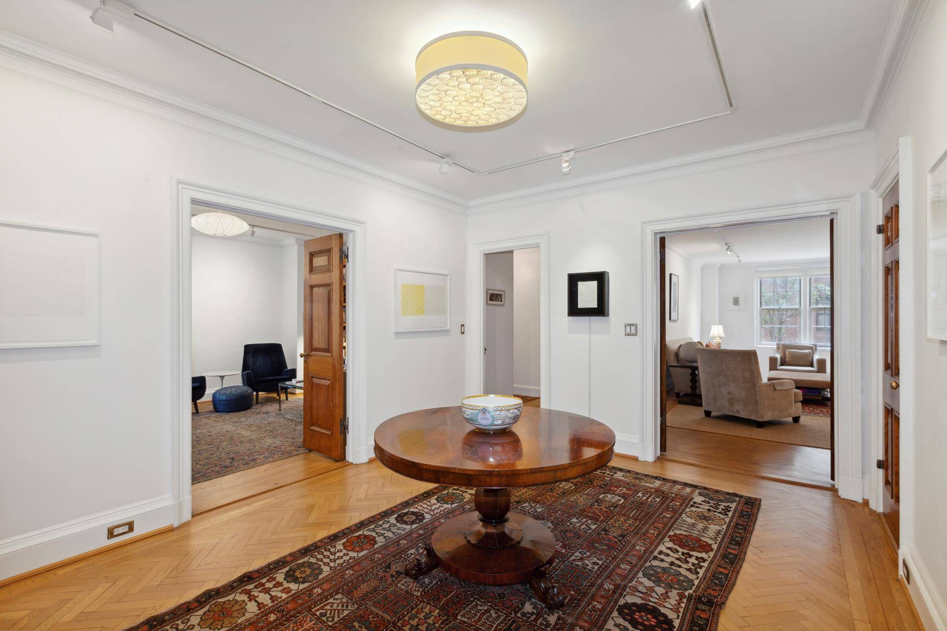 Manhattan, NY 10128,1220 PARK Avenue #2C