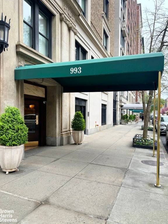 Manhattan, NY 10028,993 PARK Avenue #8E