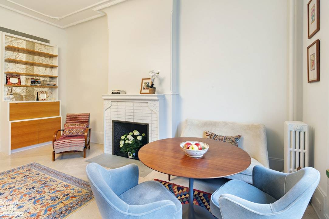 Manhattan, NY 10023,25 W 71ST Street #2/3